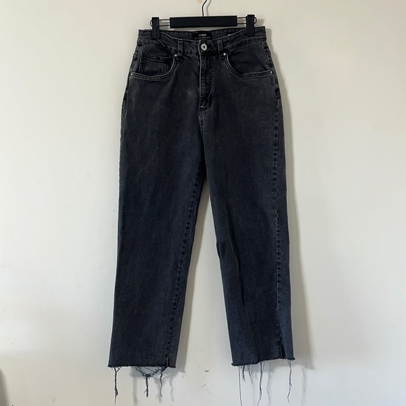 Cotton On Stretch Straight Leg High Rise Raw Hem Black Denim Jeans Size 8 - Picture 1 of 9